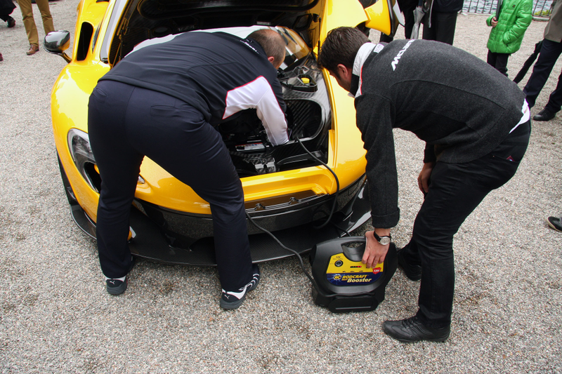 Illustration for article titled Jump-Starting The McLaren P1 Turned Out To Be Difficult